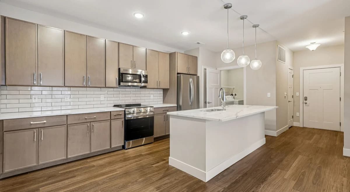 Lexington apartments for rent - image - 8-web-or-mls-939-Rosemary-Ave-Unit-312-S0502-008-7a771d5bdeb3043988d96f6d93ecd36f.jpg