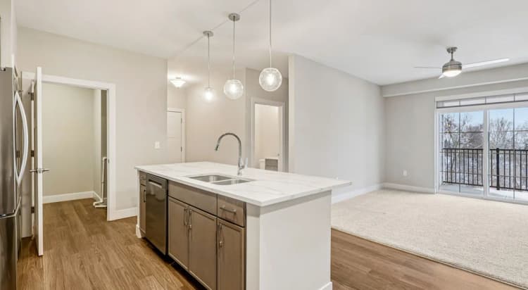 Lexington apartments for rent - image - 10-web-or-mls-939-Rosemary-Ave-Unit-312-S0502-010-939d6661b28bae60d80118205ace4092.jpg