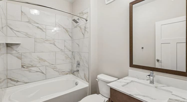 Lexington apartments for rent - image - 16-web-or-mls-939-Rosemary-Ave-Unit-312-S0502-016-f5a9ce9f0b7b9f01874bcea1b274c778.jpg