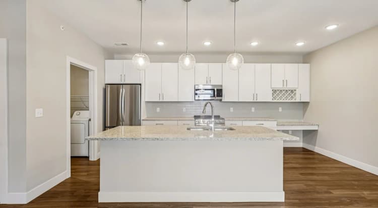 Lexington apartments for rent - image - 40-web-or-mls-939-Rosemary-Ave-Unit-301-S0502-008-dec271f94de8964fc5e1c202b14b4a24.jpg