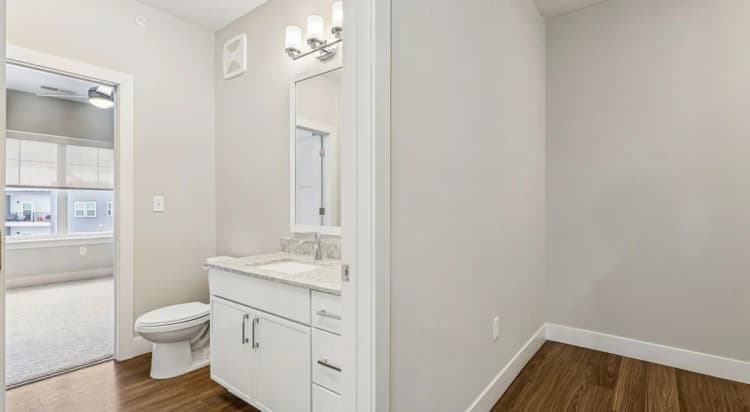 Lexington apartments for rent - image - 48-web-or-mls-939-Rosemary-Ave-Unit-301-S0502-016-199b058f93ad302588762eac38775f15.jpg