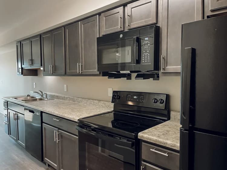 Lexington apartments for rent - image - 330 Newtown Pike - Kitchen.webp