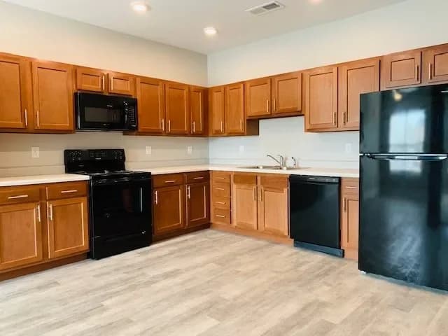 Lexington apartments for rent - image - Meadowthorpe Landing- Kitchen.webp