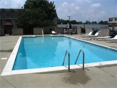 Lexington apartments for rent - Property image - 175 Malabu Drive - 3