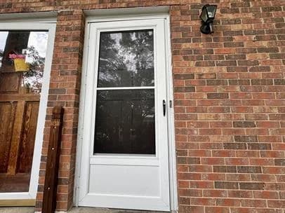 Lexington apartments for rent - Property image - 1359 Dix Drive - 2
