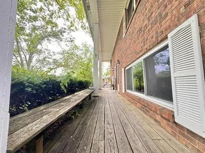Lexington apartments for rent - Property image - 1359 Dix Drive - 3