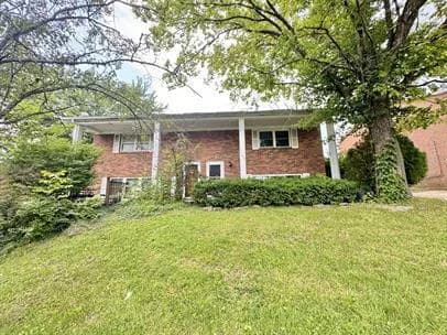 Lexington apartments for rent - Property image - 1359 Dix Drive - 1