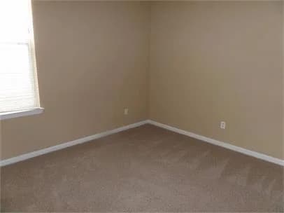 Lexington apartments for rent - Property image - 2633 Mable Lane - 3