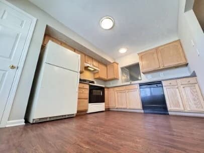 Lexington apartments for rent - Property image - 835 W Maxwell St - 3