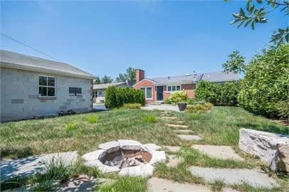 Lexington apartments for rent - Property image - 708 Mount Vernon Drive - 3
