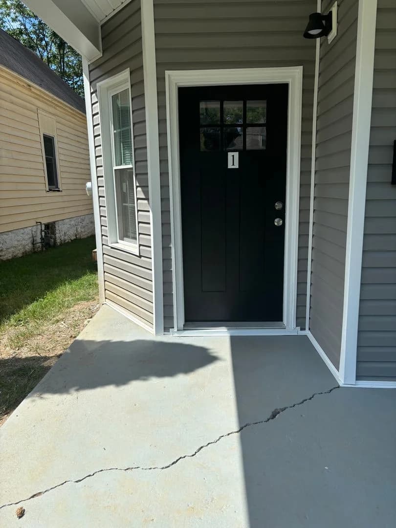 Lexington apartments for rent - Property image - 188 E Loudon ave - 2