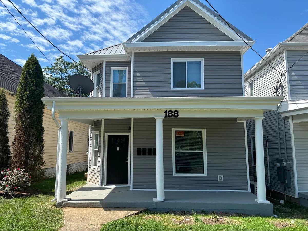 Lexington apartments for rent - Property image - 188 E Loudon ave - 1