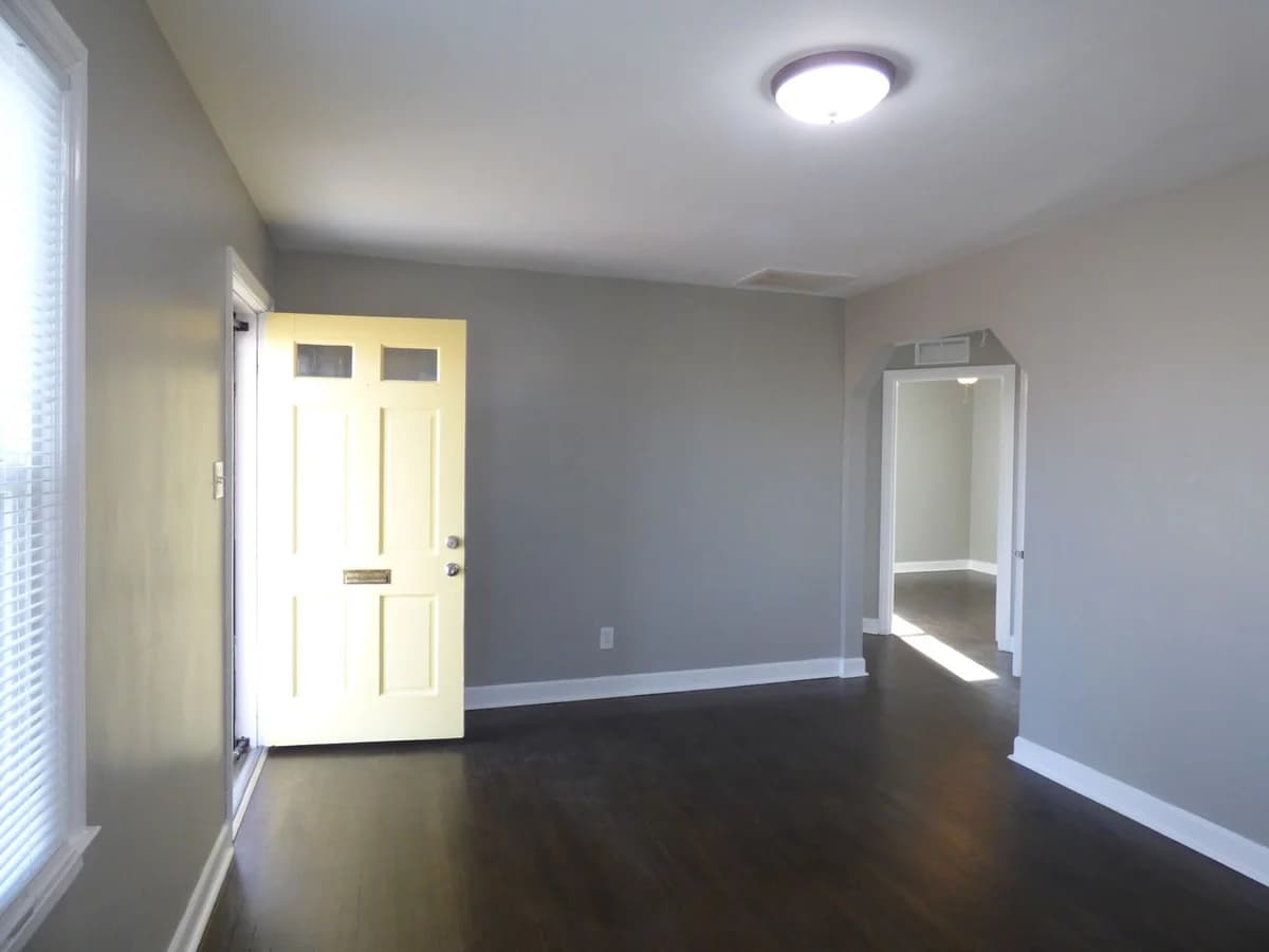 Lexington apartments for rent - Property image - 206 Broadview Dr - 2