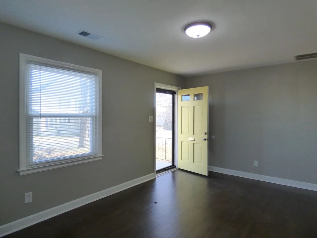 Lexington apartments for rent - Property image - 206 Broadview Dr - 3