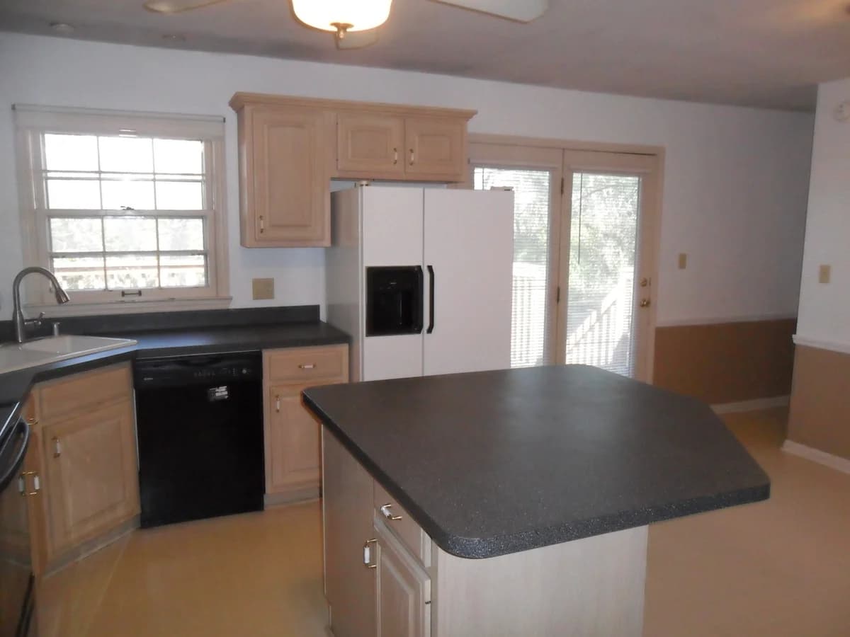 Lexington apartments for rent - Property image - 3267 Aqueduct Drive - 3
