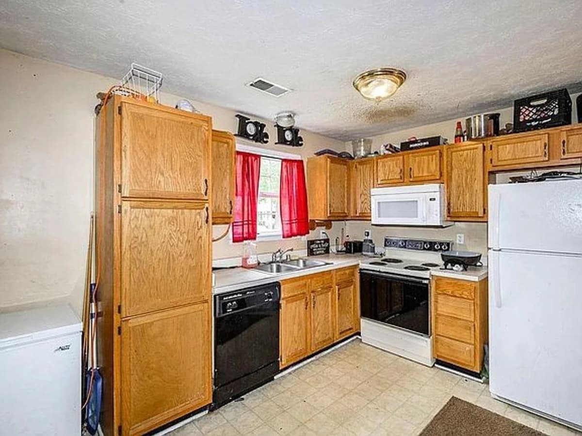 Lexington apartments for rent - Property image - 220 State St - 2