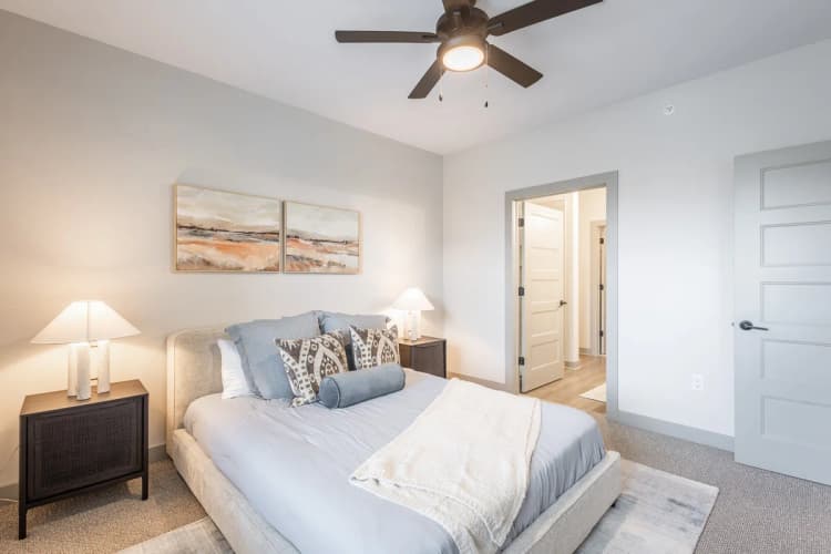Lexington apartments for rent - image - bedroom with a bed