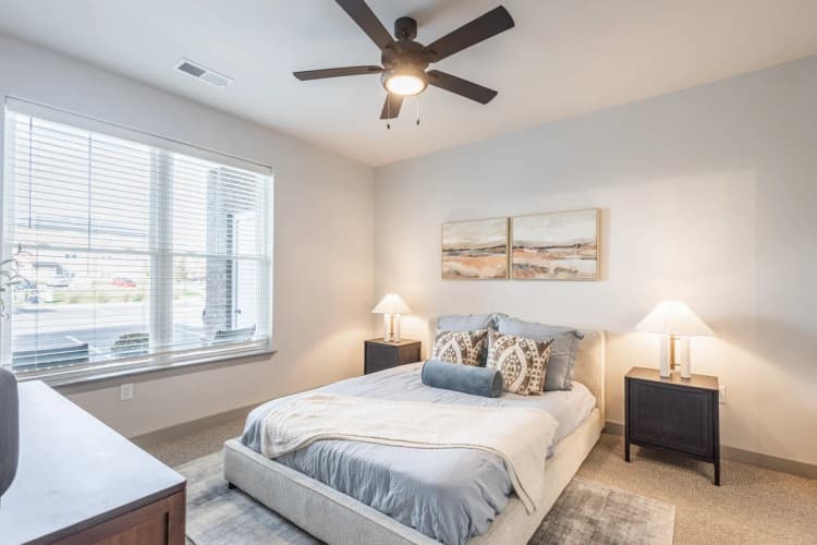 Lexington apartments for rent - image - bedroom with large window