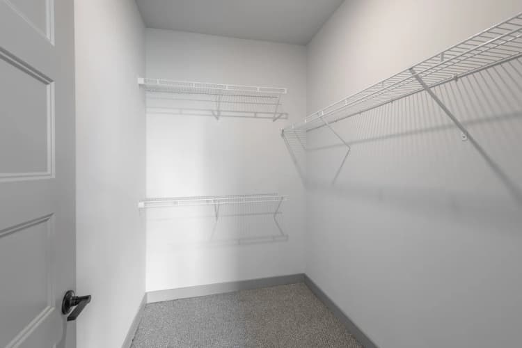 Lexington apartments for rent - image - A white closet
