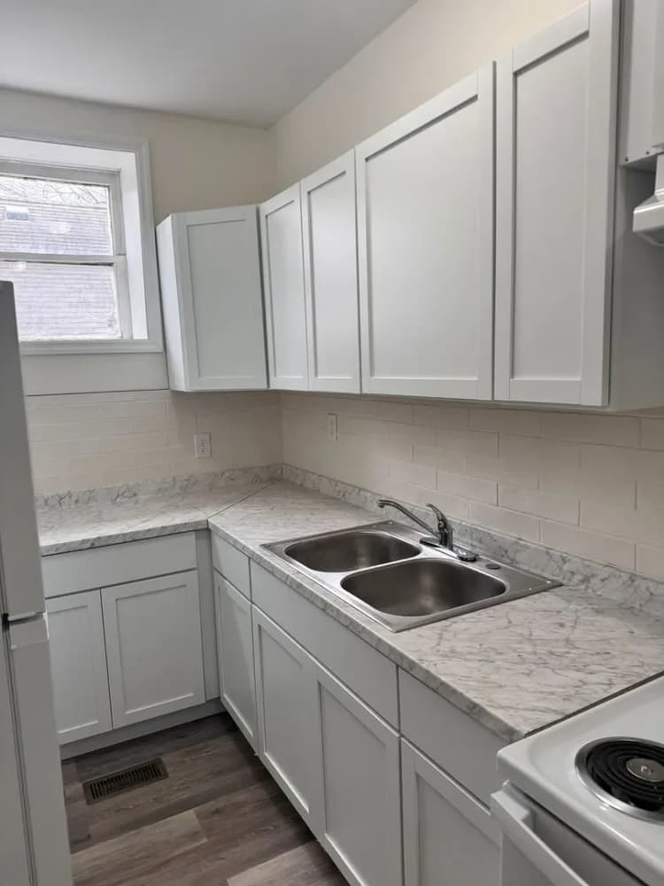 Lexington apartments for rent - image - imgi_30_large.webp
