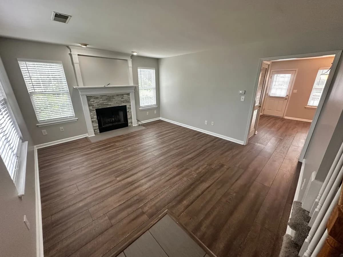 Lexington apartments for rent - Property image - 3049 Mapleleaf Park - 2