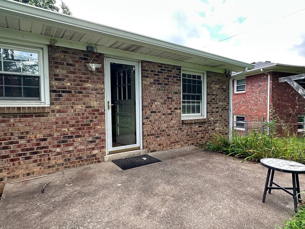 Lexington apartments for rent - Property image - 3486 Ormond Cir - 3