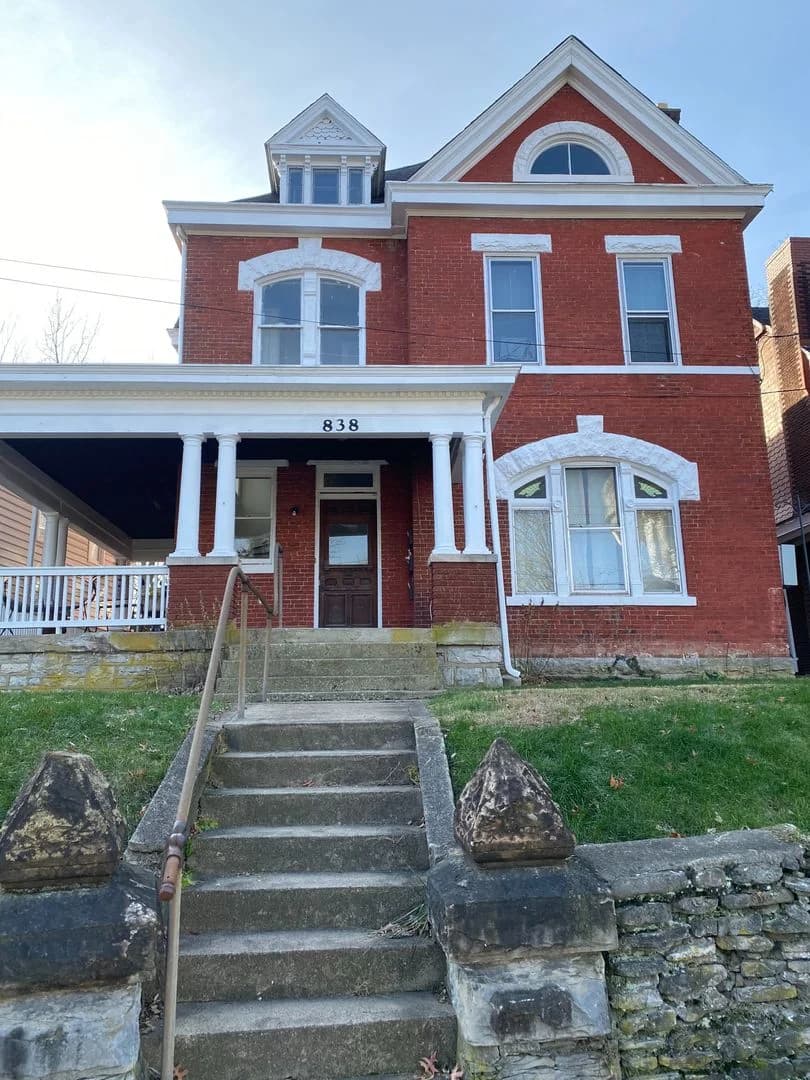 Lexington apartments for rent - Property image - 838 W. High Street - 1