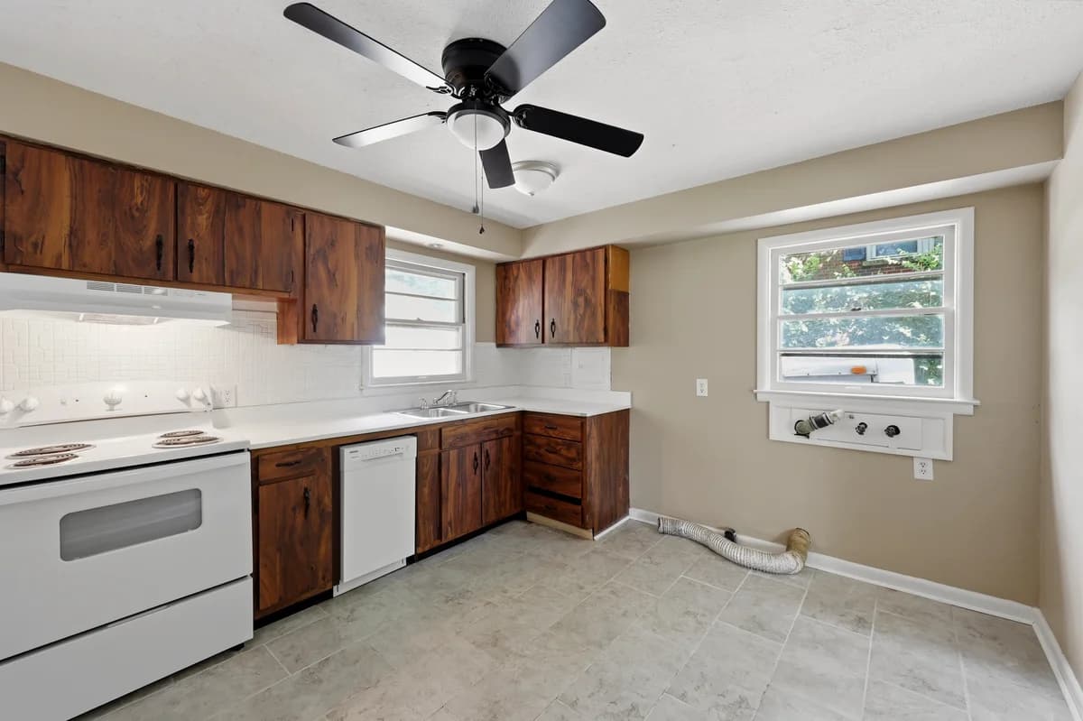 Lexington apartments for rent - Property image - 141 Zandale Drive - 3