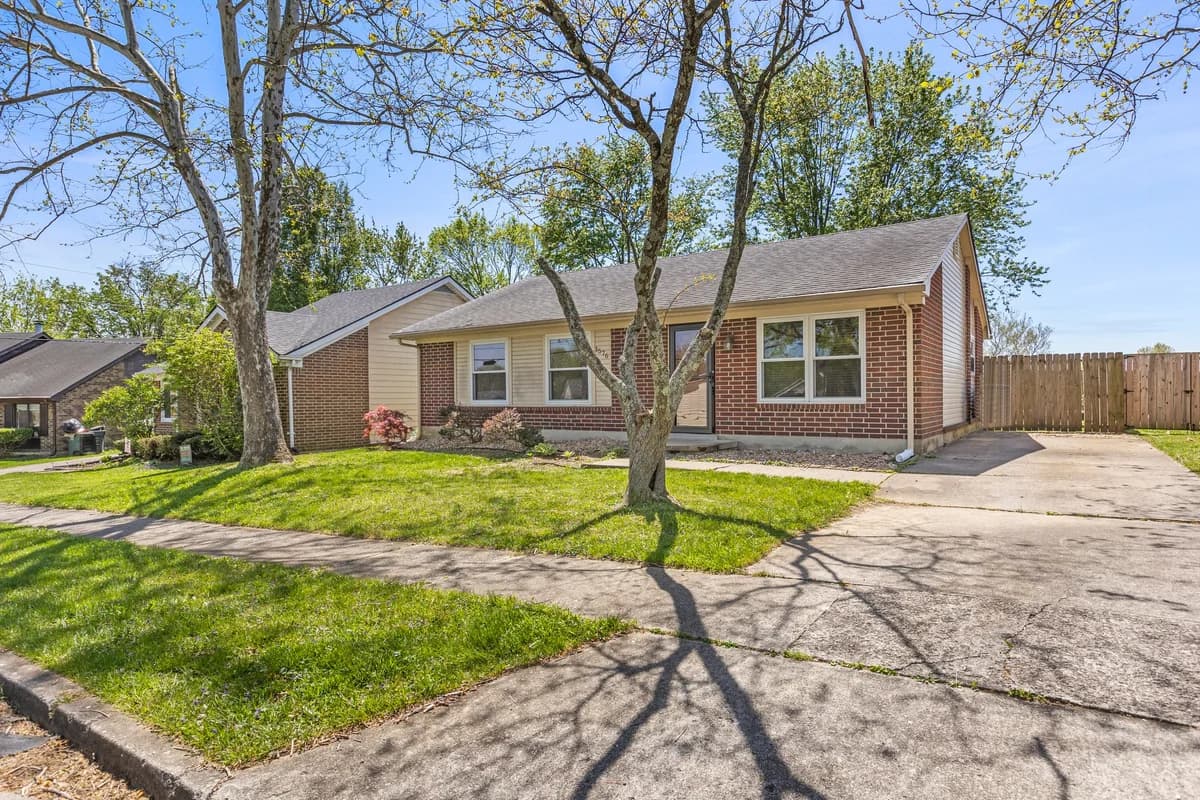 Lexington apartments for rent - Property image - 1576 Springfield Drive - 3
