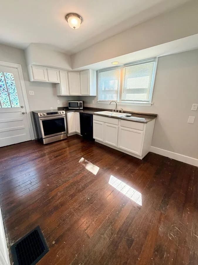 Lexington apartments for rent - Property image - 141 Brown Ave - 2