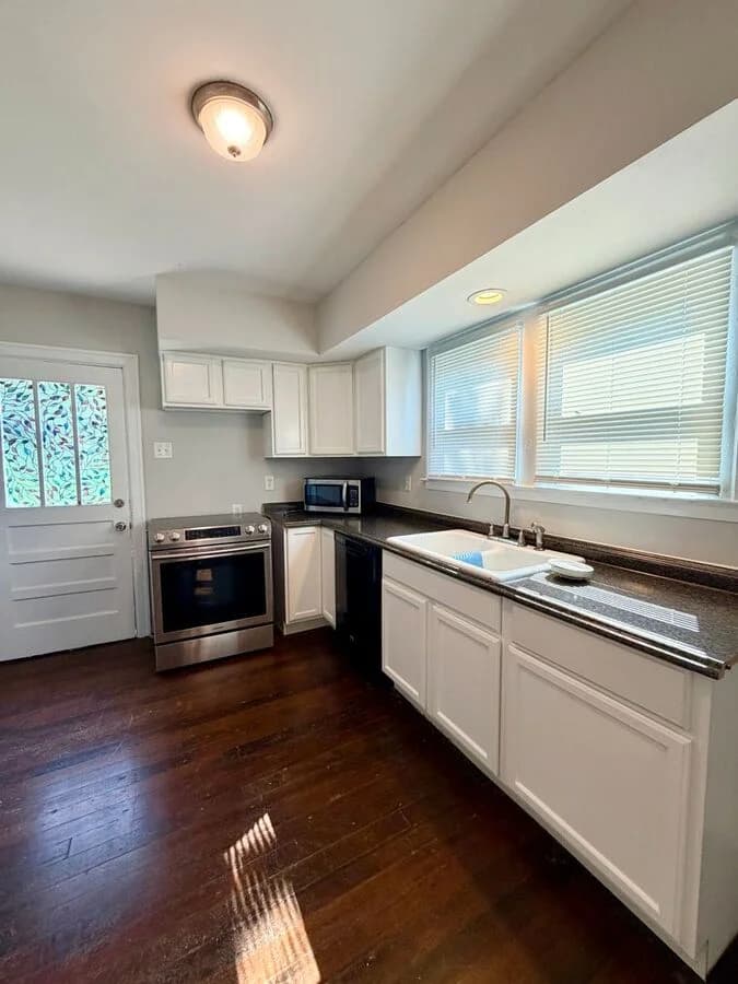 Lexington apartments for rent - Property image - 141 Brown Ave - 1