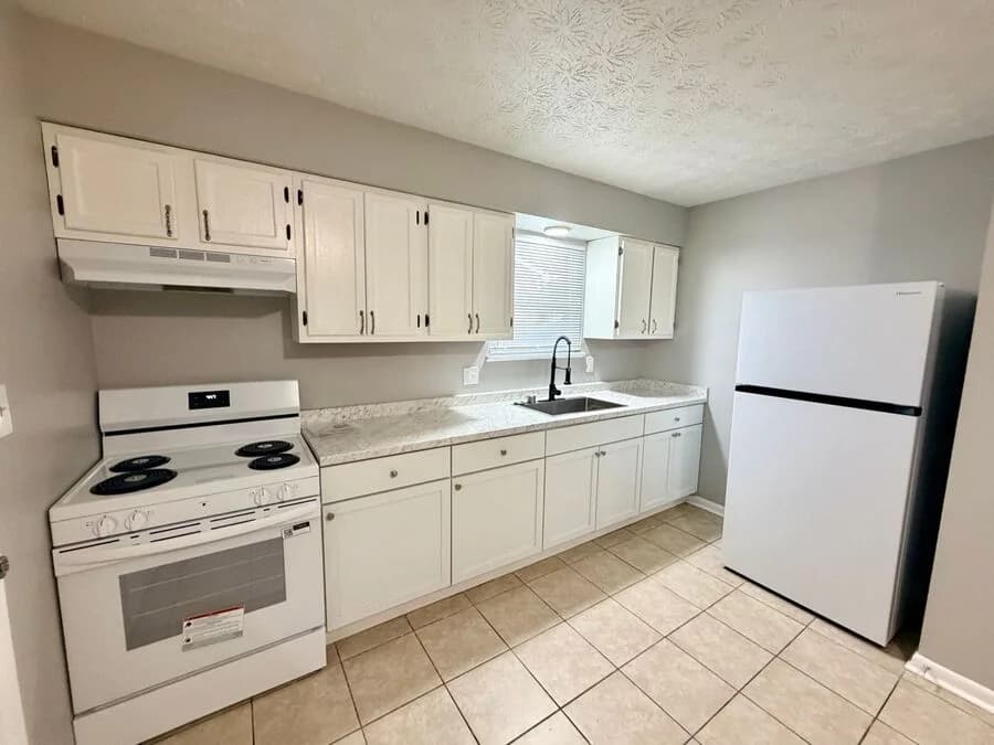 Lexington apartments for rent - Property image - 951 Valley Farm Dr - 1
