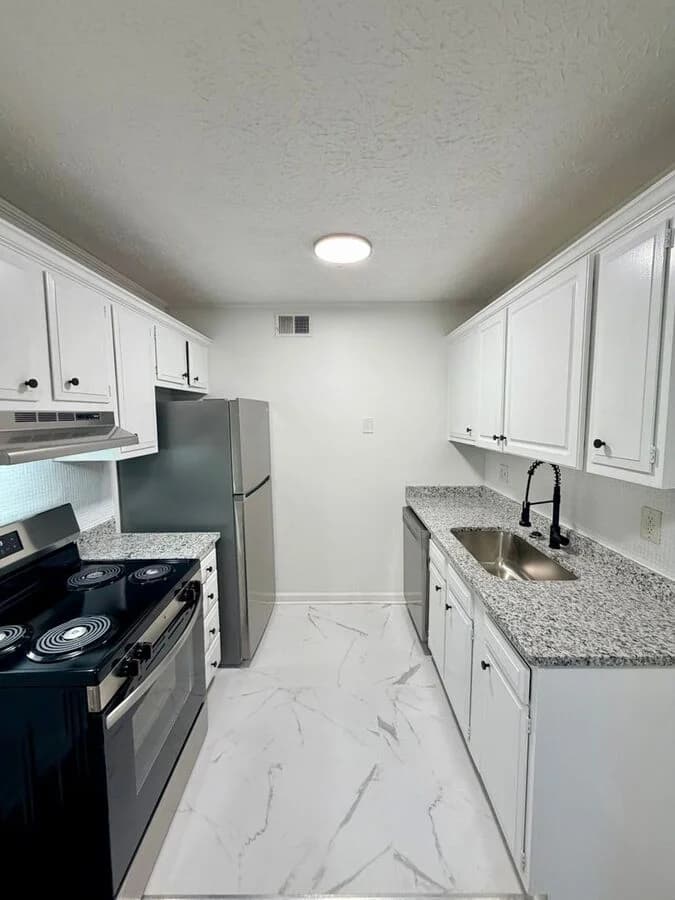 Lexington apartments for rent - Property image - 3455 Pimlico Pkwy - 1