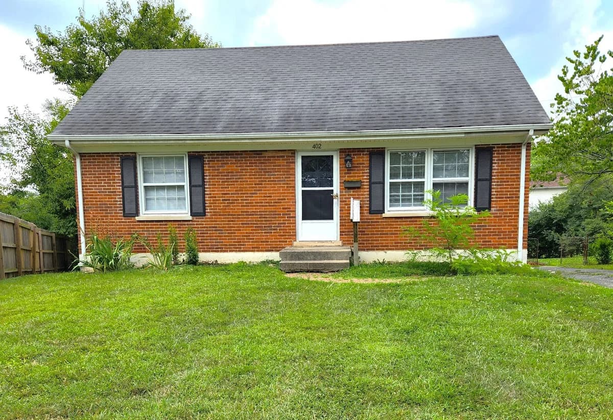 Lexington apartments for rent - Property image - 402 Greenlawn Court - 1