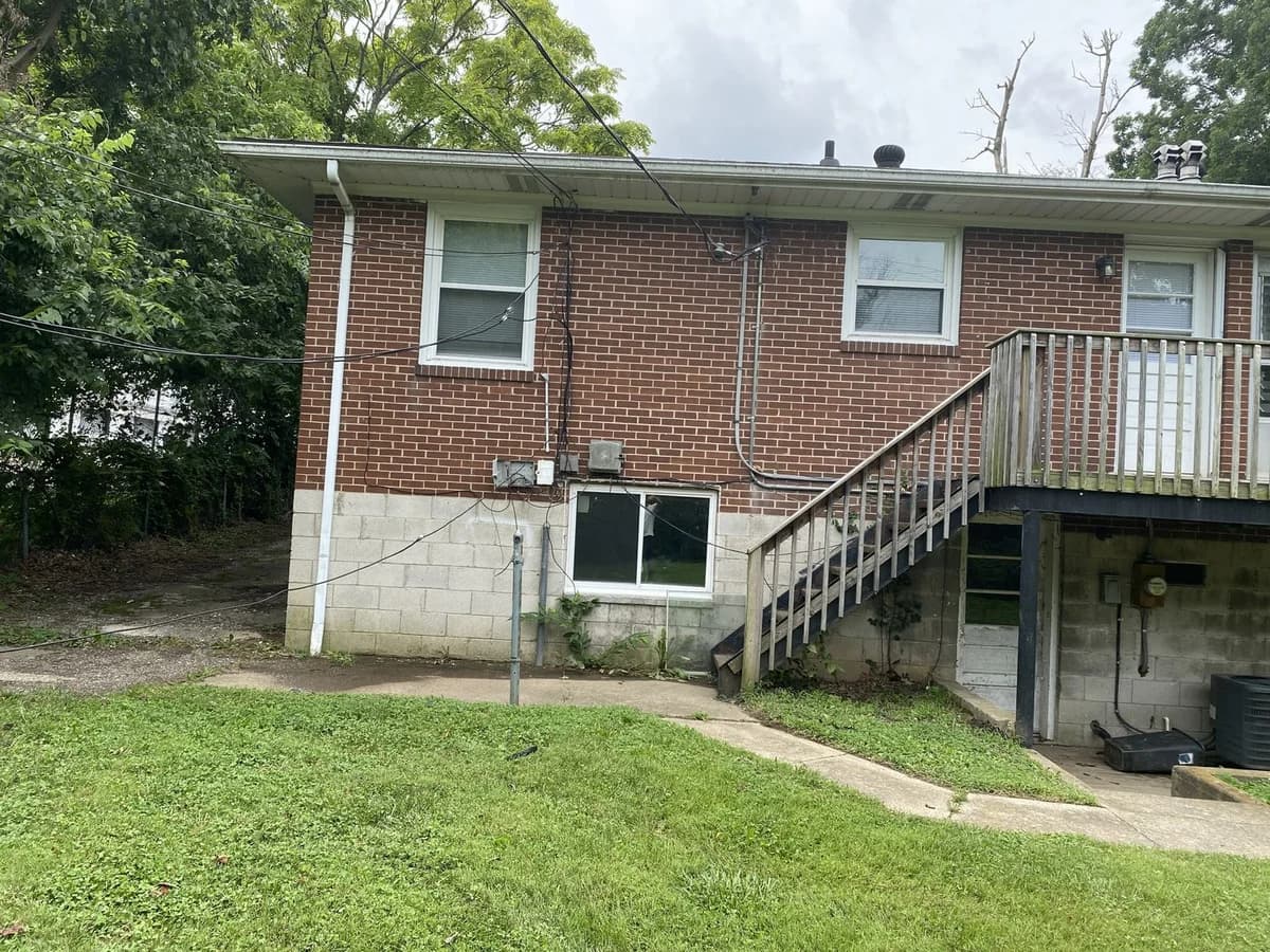 Lexington apartments for rent - Property image - 401 Springhill Drive - 2