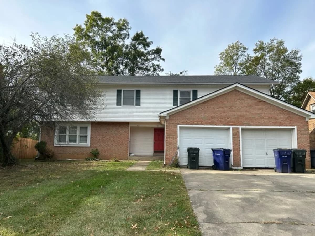 Lexington apartments for rent - Property image - 481 Woodview Drive - 1