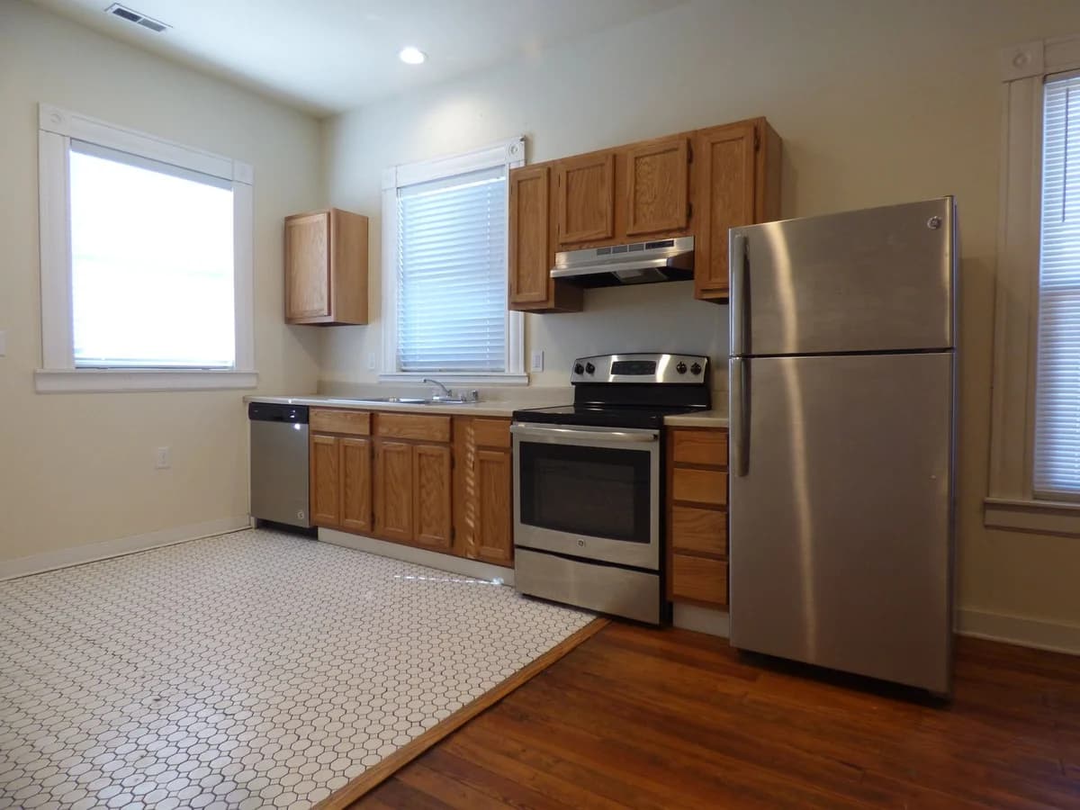 Lexington apartments for rent - Property image - 770 Maple Ave - 3