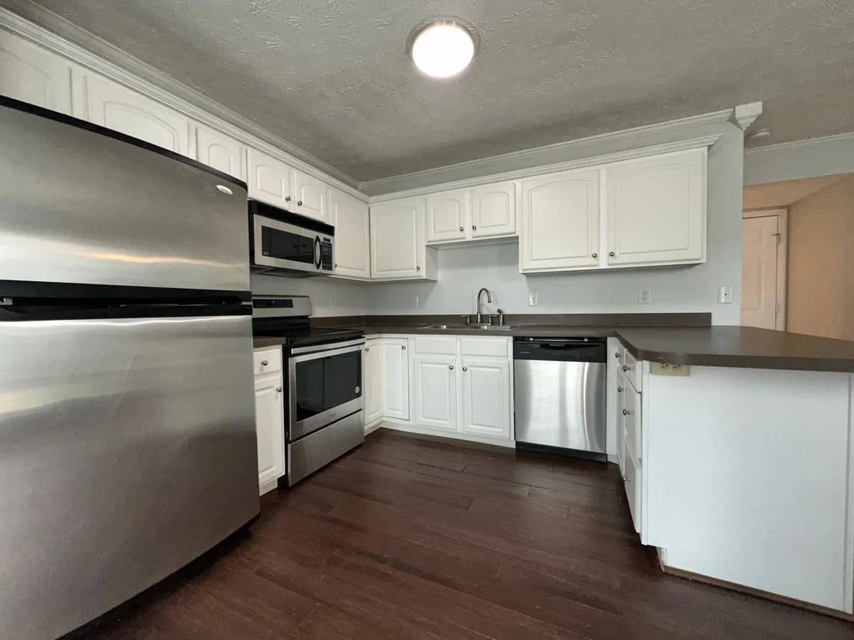 Lexington apartments for rent - Property image - 2148 Curtiswood Dr. - 2