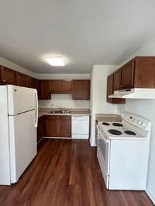 Lexington apartments for rent - Property image - Gatewood Court Apartments - 3