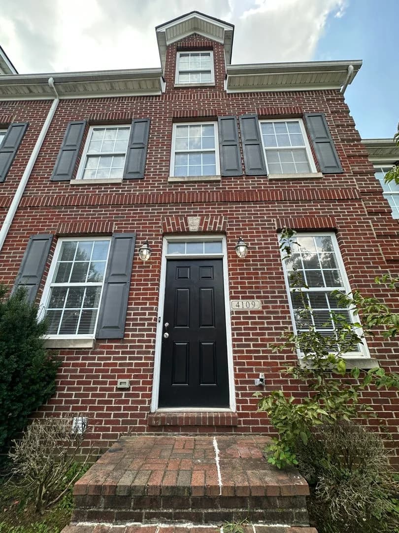 Lexington apartments for rent - Property image - 209 Old Todds Rd - 3