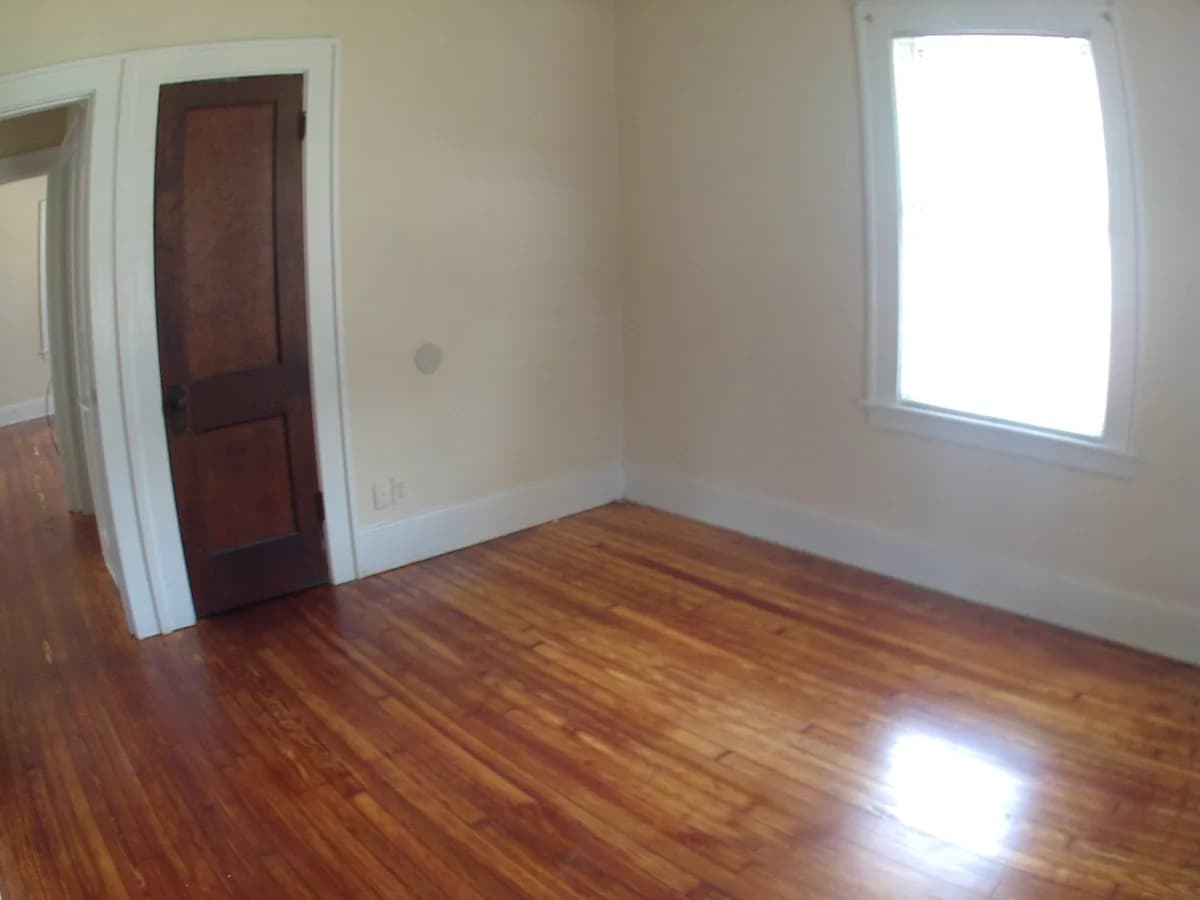 Lexington apartments for rent - Property image - 208-A Waller - 3