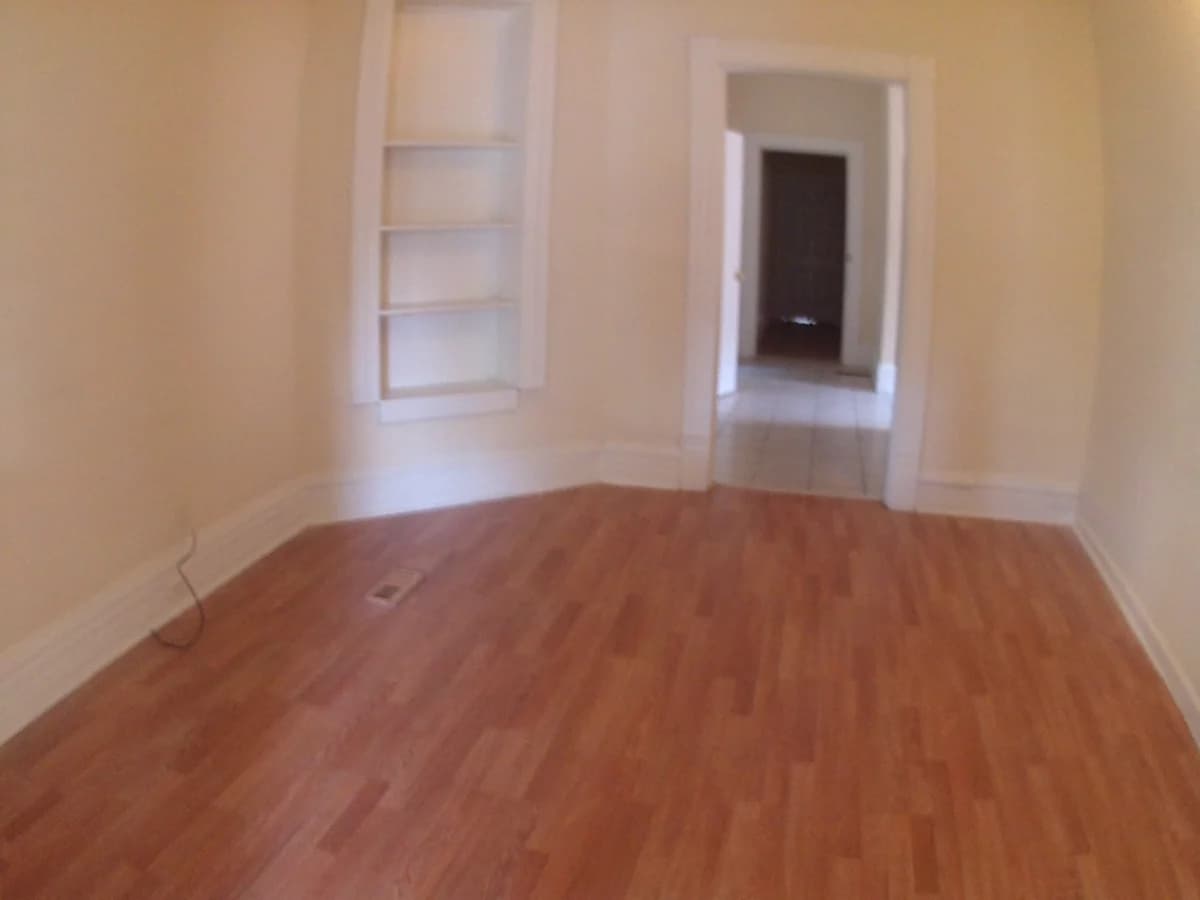 Lexington apartments for rent - Property image - 218 Arlington - 3