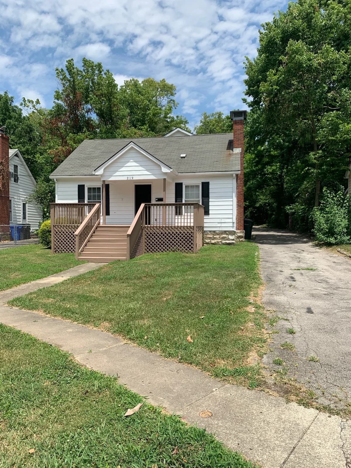 Lexington apartments for rent - Property image - 219 Westwood Ct. - 1