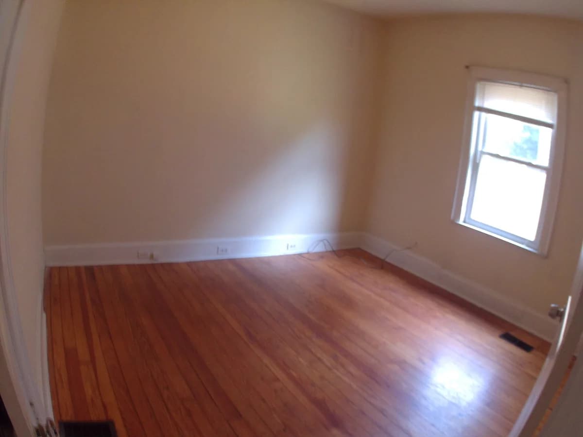 Lexington apartments for rent - Property image - 1113 Crescent Ave. - 3