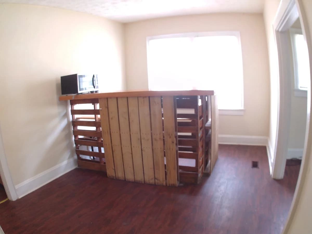 Lexington apartments for rent - Property image - 1115 Crescent Ave. - 2