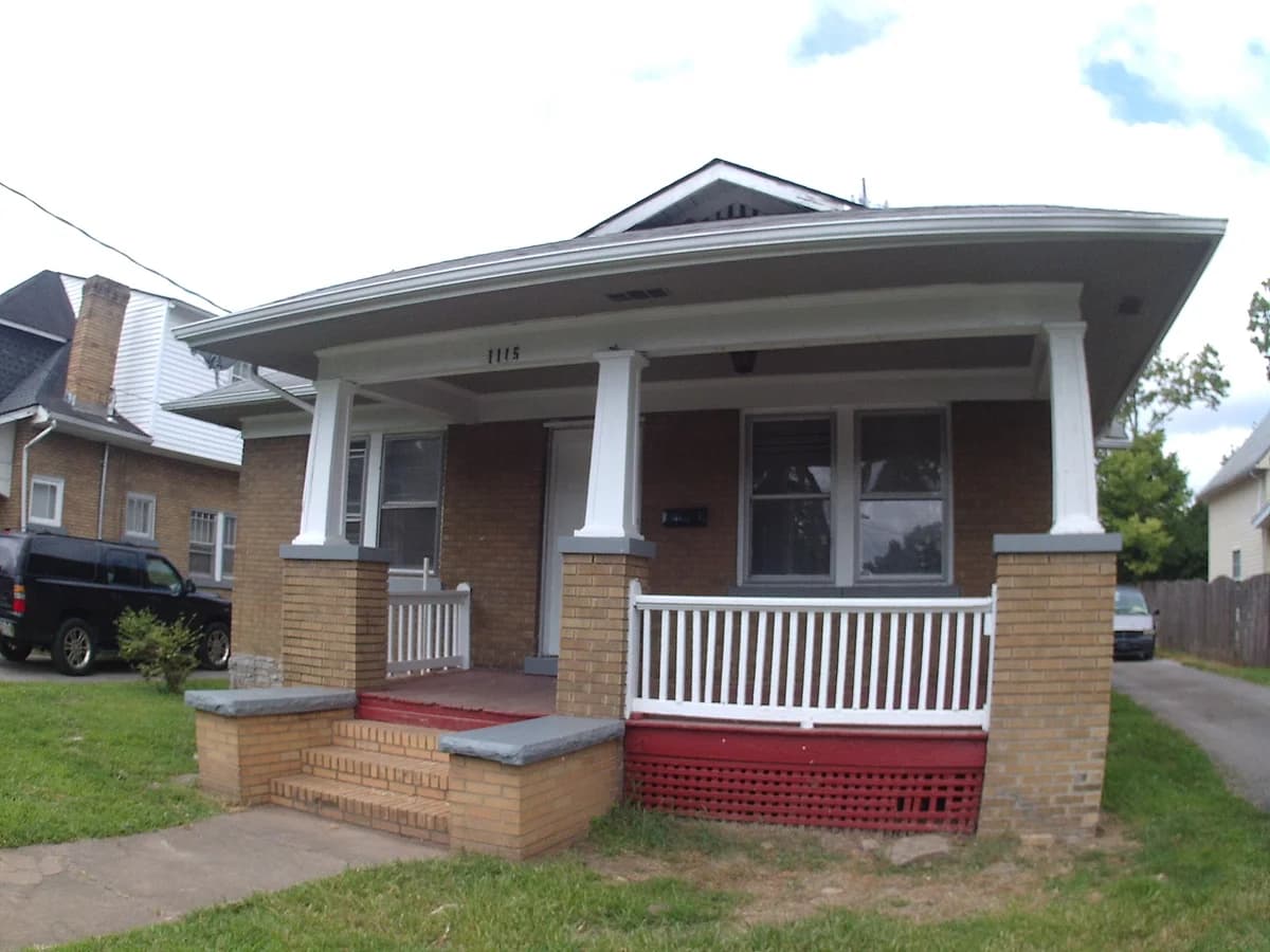 Lexington apartments for rent - Property image - 1115 Crescent Ave. - 1