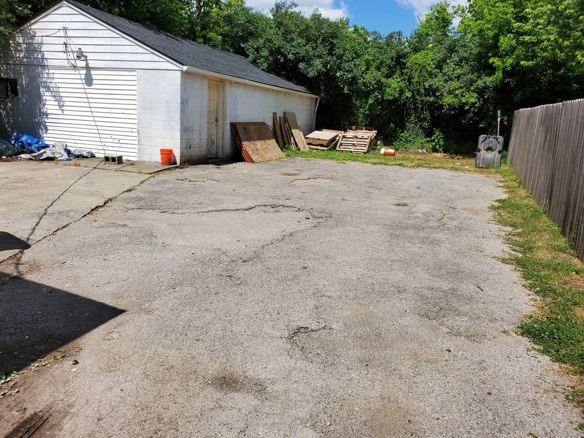 Lexington apartments for rent - Property image - 1201 Crescent Ave. - 3