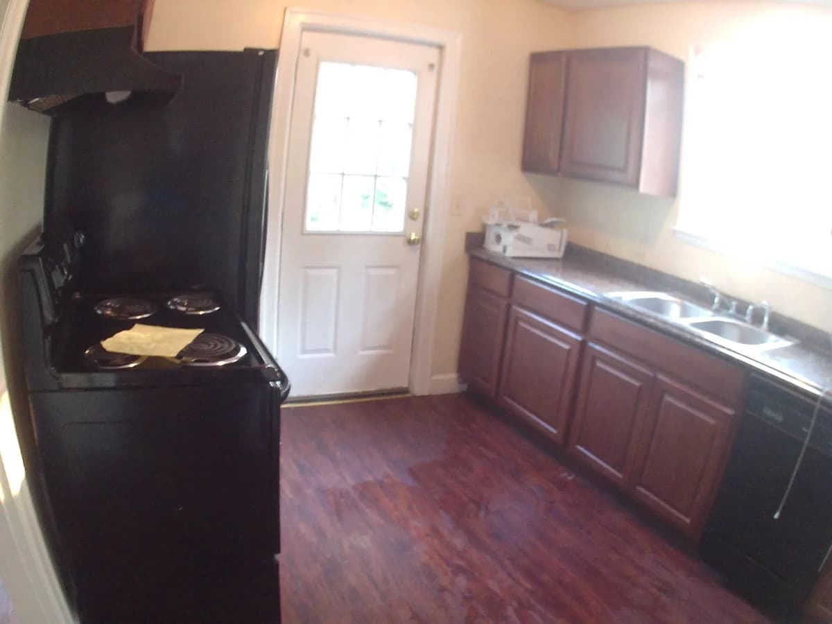 Lexington apartments for rent - Property image - 1561 Elizabeth St. - 2