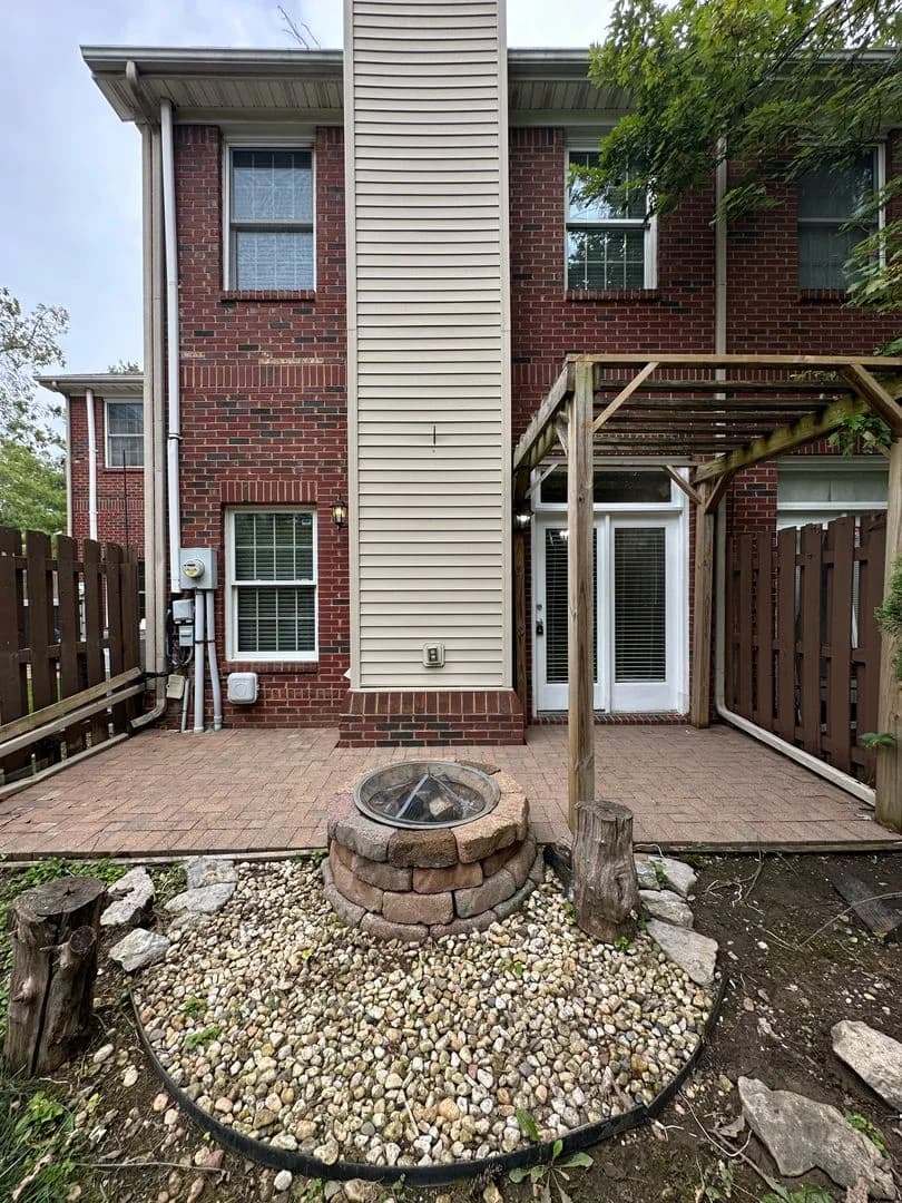 Lexington apartments for rent - Property image - 1625 Nicholasville Rd. - 2