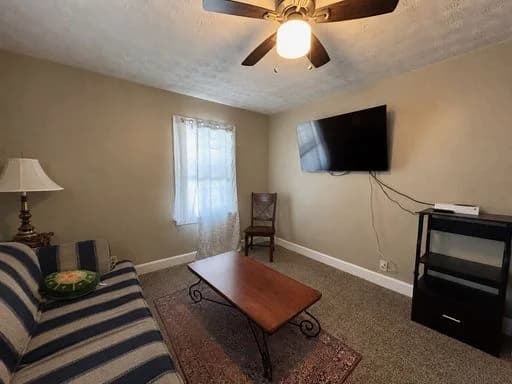 Lexington apartments for rent - Property image - 733 Golfview Drive - 3